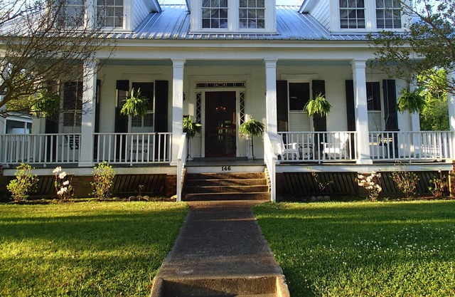 The Killis Walton Home, 1834: A Historic Southern Experience