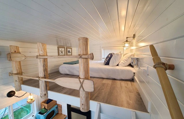 The Lake House - Tiny House - Tiny Digs Lakeshore