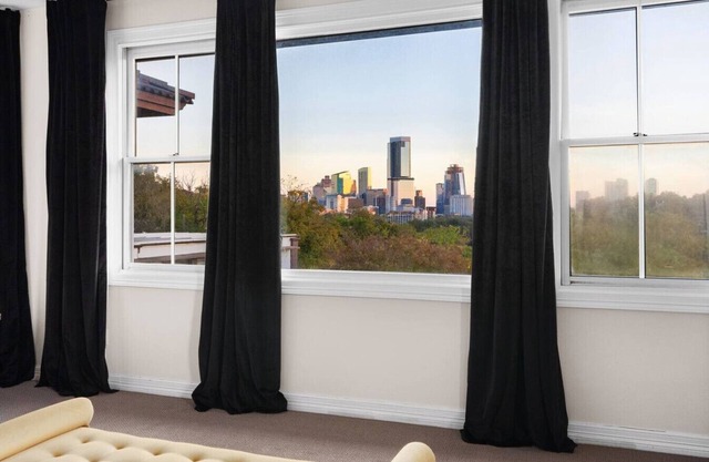 The Lamar Lookout + 3BR + Skyline Views in Austin