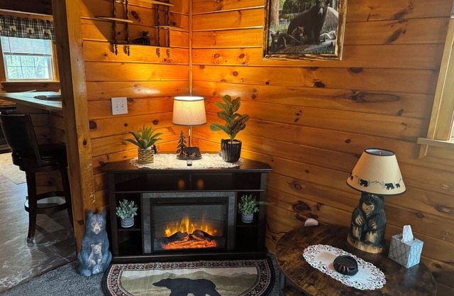 The Lazy Bear Cabinnn