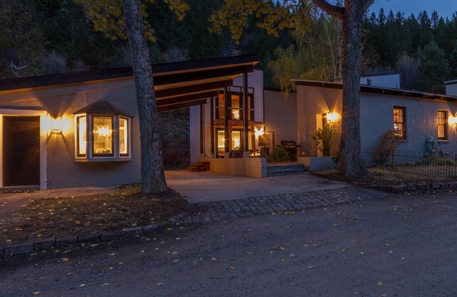 The Lodge at Georgetown-sleeps 8 Minutes to Ski Country, USA