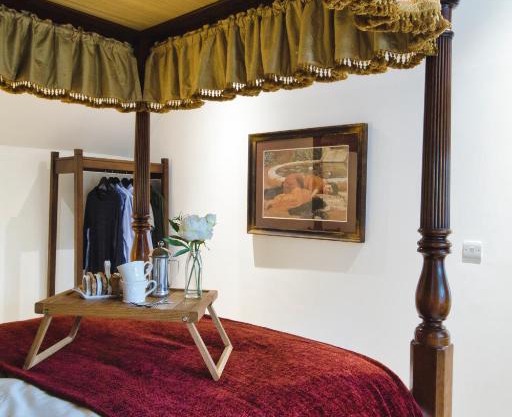 The Loft at Hewletts Farm - Stunning Apartment on The Cotswold Way Close to Cheltenham