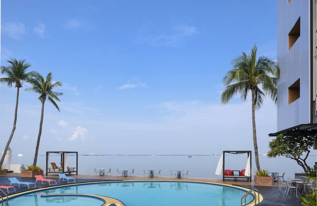 The Loft Seaside Sriracha