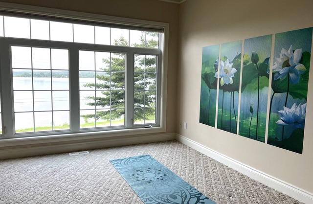 The Lotus – Home with the best view of Calabogie Lake