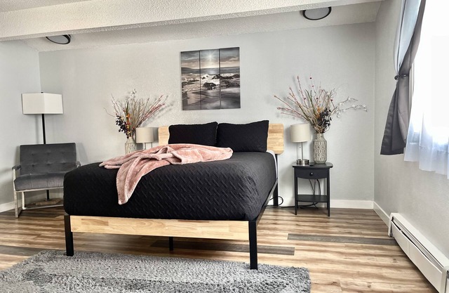 The Lovely #2 3-bedroom -1 bath 5 minutes from Hospitals and the University.