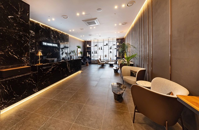 The Mains Hotel
