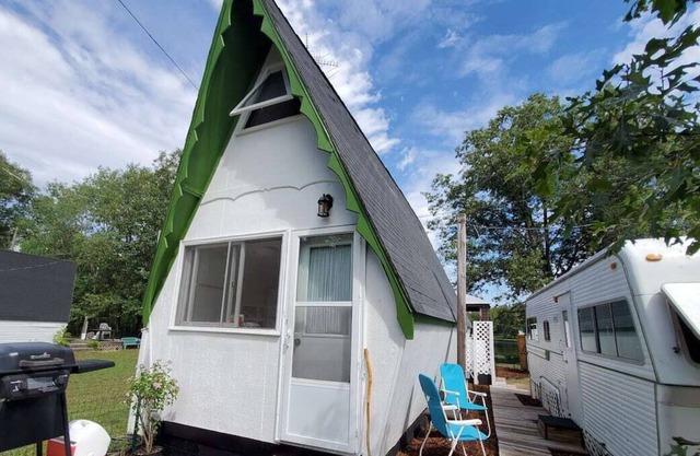 The Minnow Pad A-Frame (kayaks/ pontoon included)