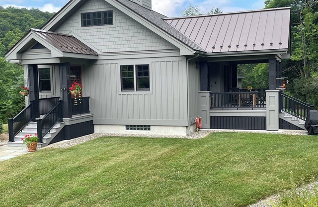 The Mission House- located in the Finger Lakes. Hike & bird watch. EV charger.