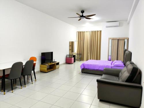The Netizen Inn, #Beside MRT#Tun Hussein Onn#Soho#Cozy