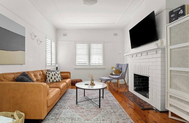 The Oak Chic Art Deco Retreat near Balmoral Beach