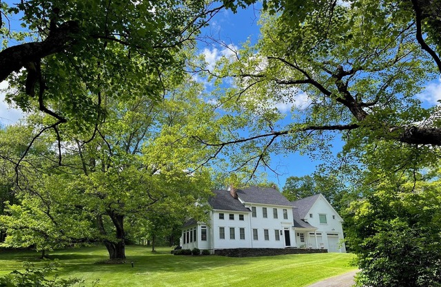 The Old Oak Residence: Luxury Rental in The Hudson Valley/Berkshires