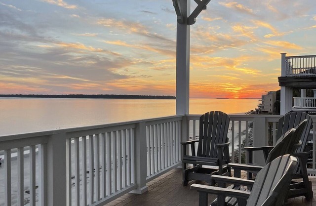 The Penthouse at High Tide - Best Views Right on the Beach - Great for Families!