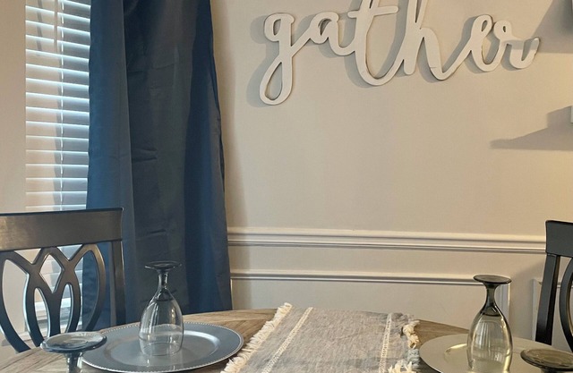 THE POOLHOUSE, Celebrate Summer, Gather the fam & friends this stay is for all!