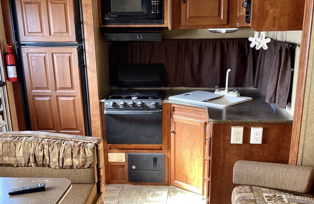 The Rambler Glamping Trailer - SkyWalk, Lake Mead, Site Seeing, Hiking,