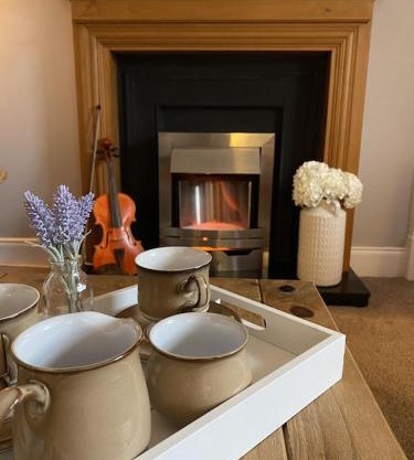 The Ramblers Rest - whole apartment - pet friendly - close to amenities and walks
