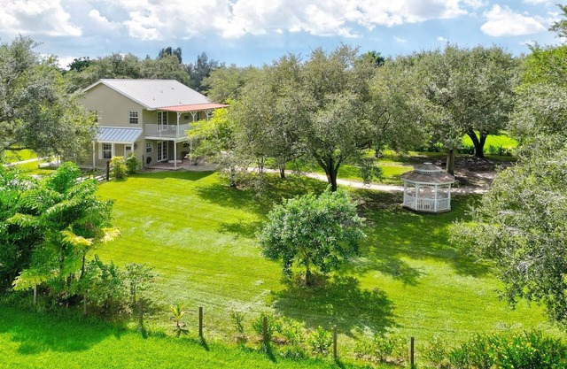 The Ranches: 1 acre lot with Gazebo!