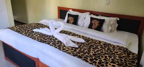 THE ROYAL STAR cottages