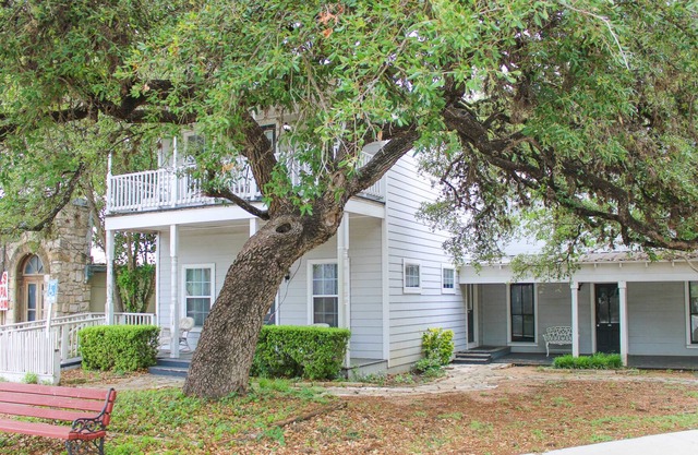The Salado Inn Tyler Suite