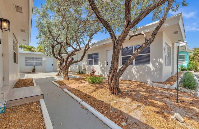 The Shell on Walnut | Studio w/Bath | Hollywood Beach | Free Parking