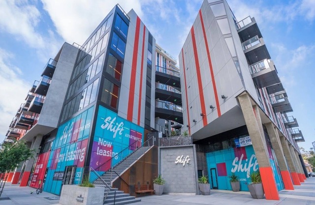 The Shift – Sleek 1BR apartments in East Village, San Diego’s urban core.