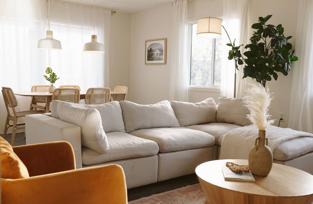 The Soleil HousenModern 3 Bedroom House + King Size Bed