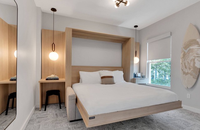 The St. Laurent: Two Rooms - Sleeps 4