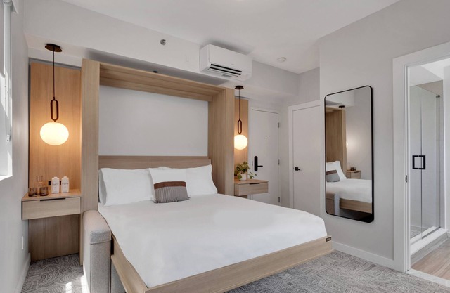 The St. Laurent: Two Rooms - Sleeps 4