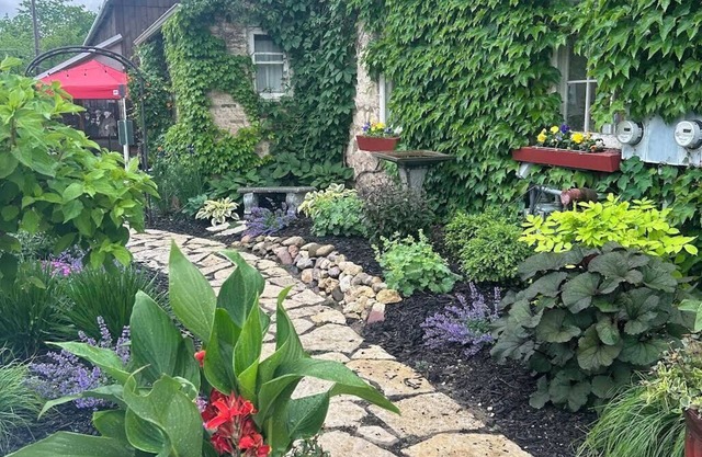 The Stagecoach Inn Bed & Breakfast and Five20 Social Stop