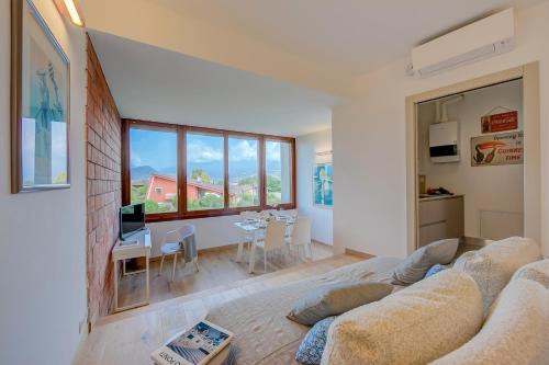 The Stylish Flat 900m from Cerro Beach - Happy Rentals