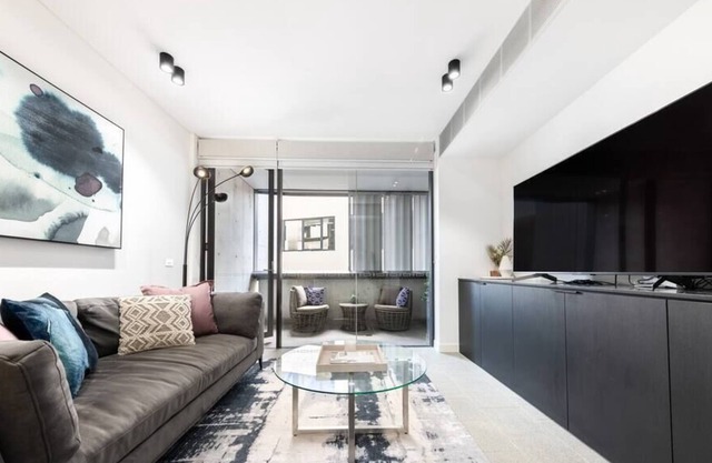 The Surry - One Bedroom Apartment