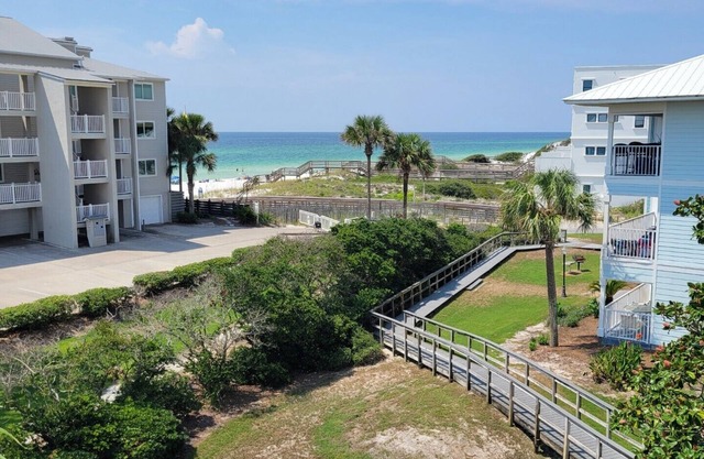 The Sweet Spot! - 3BR/2BA Condo with Views of the Beach for Days!