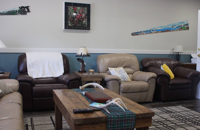 The Trailway Hub, ideally located in Deer Lake, 10 minutes from the airport