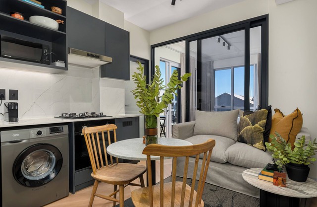 The Valour Apartment | Signal Hill Views