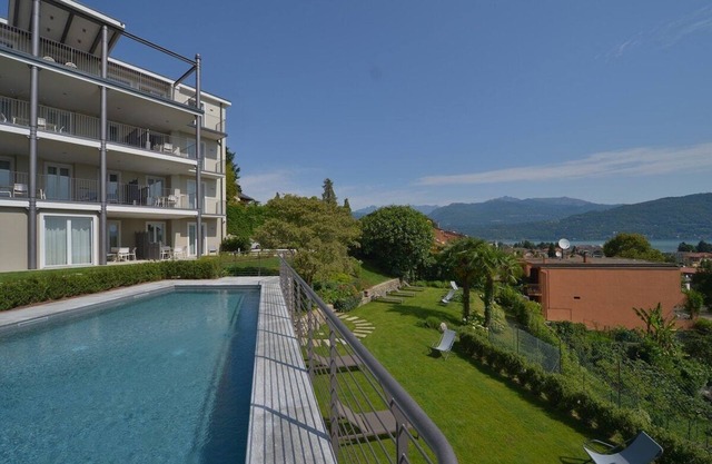 The View-Earth: design apt. with lake view