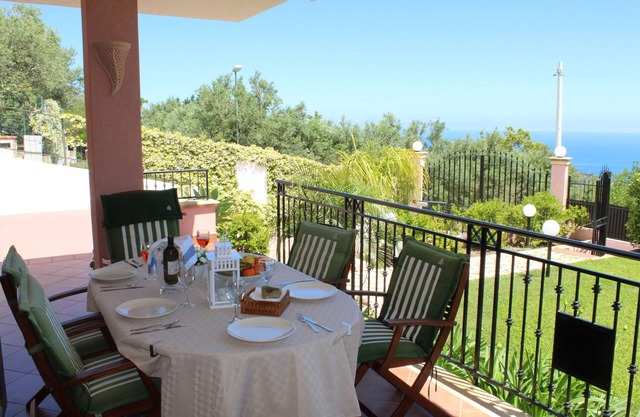 The villa you've always dreamed of just minutes from the sea.