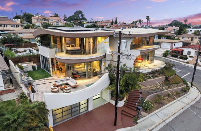 The Wave House | Custom Gem w/ Panoramic Views, Fire Pit, BBQ, Pool Table & Wraparound Balconies