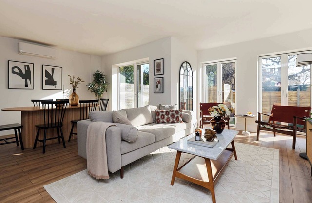 The Wembley Park Secret - 3 BDR Flat with Terrace