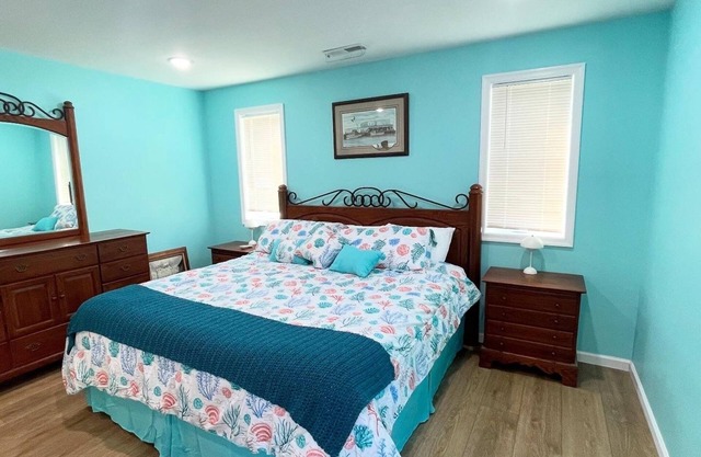 The Whelk - Cozy, Pet-Friendly & Accessible Cottage in the Heart of Chincoteague