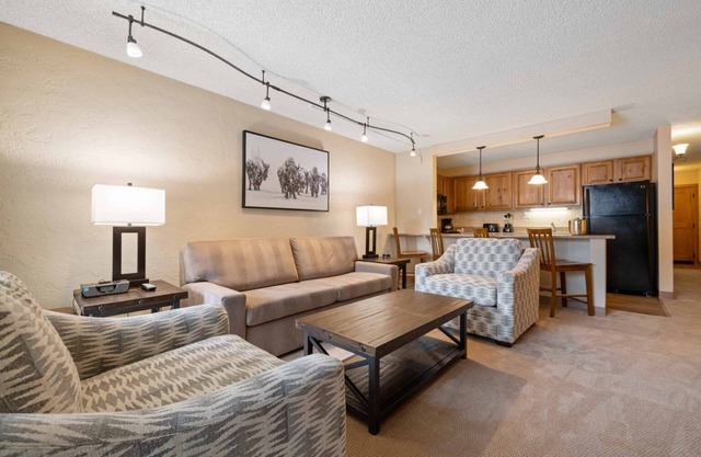 The Wren One Bdr One Bath Full Kitchen Condo VAIL Walk to lift