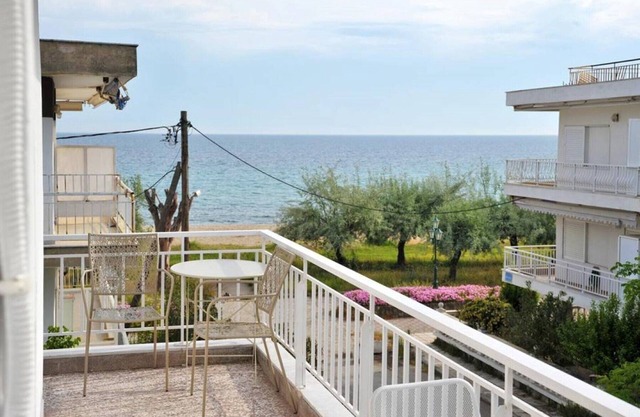 Themis 40 steps from beach - Dionisiou Halkidiki