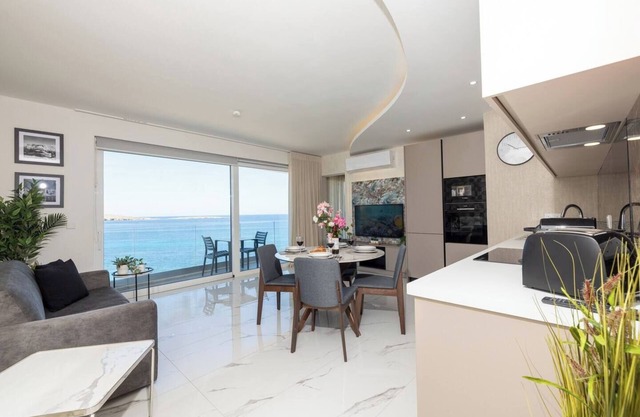 This apartment is a 1 bedroom(s), 1 bathrooms, located in San Pawl il-Baħar, null.