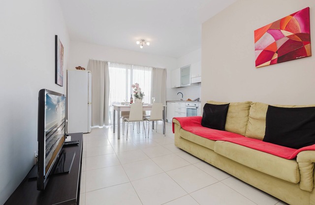 This apartment is a 2 bedroom(s), 1 bathrooms, located in Tas-Sliema, Malta.