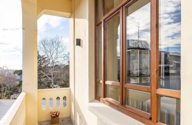 This apartment is a 2 bedroom(s), 2 bathrooms, located in Beyoğlu, İstanbul.