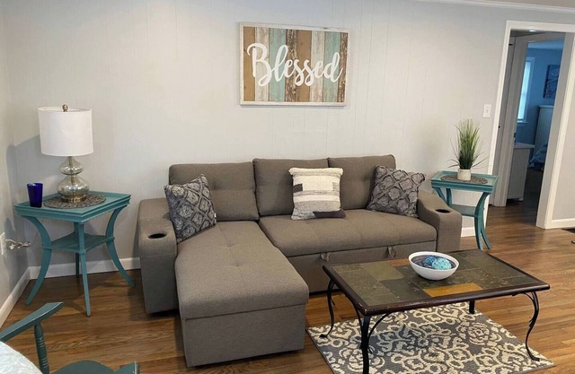This cottage is a 2 bedroom(s), 1 bathrooms, located in DENNIS PORT, MA.