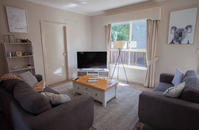 This house is a 3 bedroom(s), 2 bathrooms, located in Ballarat Central, VIC.
