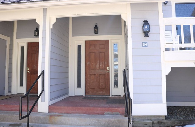 This is a timeshare condominium complex located on the northern end of Chautauqua Institution at 20 Elm Lane.