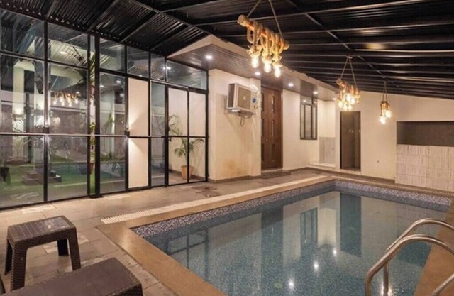 This property holds 4 bedroom, swimming pool, Courtyard,Big hall size