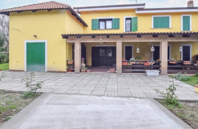 This spacious and well distributed vacation apartment offers you and your family a view of the Tyrrh