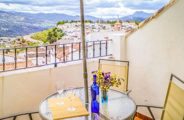 This welcoming vacation home is located in a beautiful and quiet village, Cortes de la Frontera, in