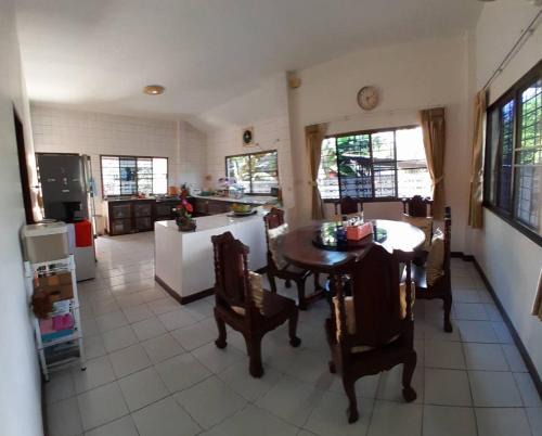 Thongkham house